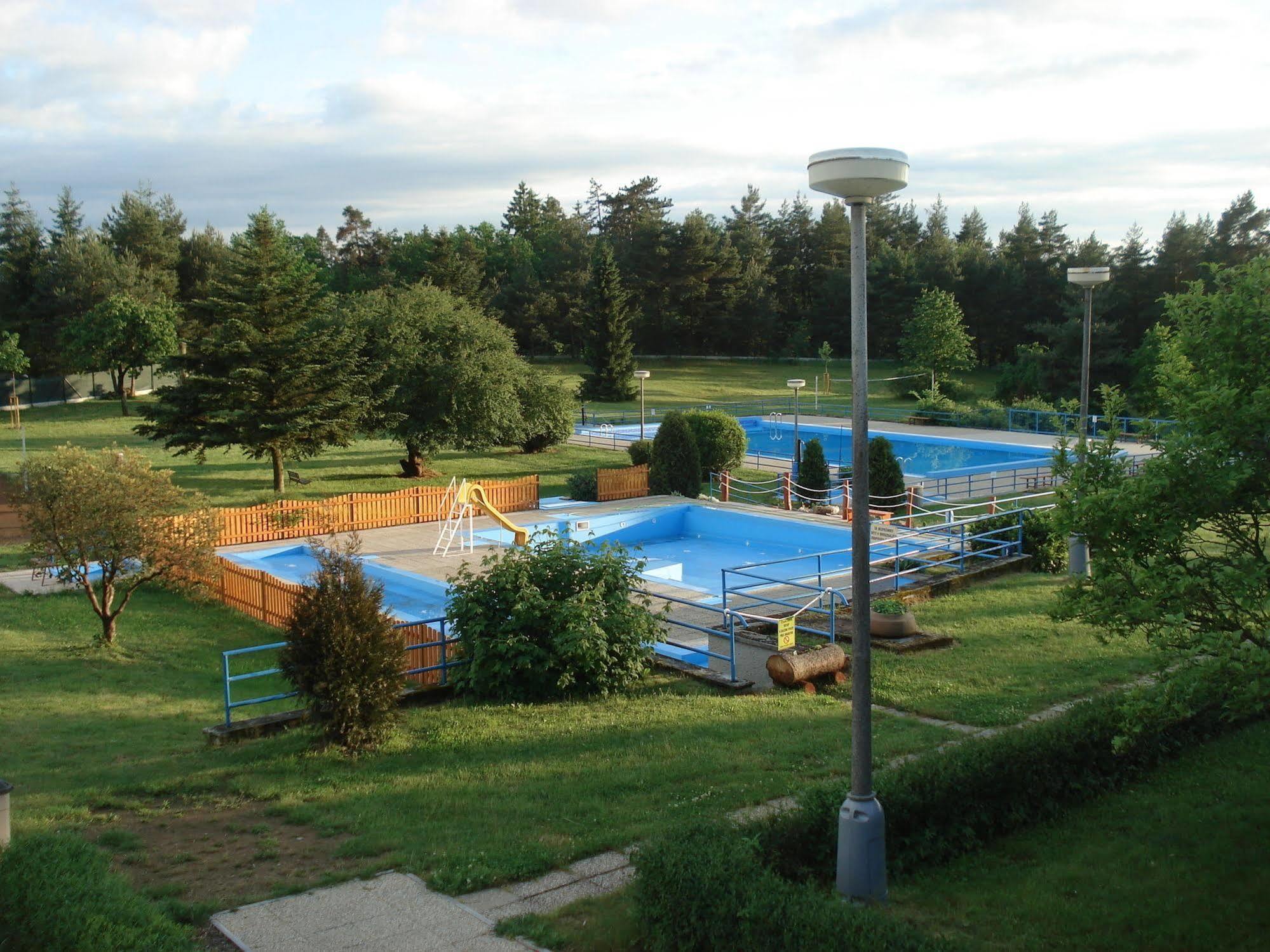 Resort Hotel Zvikov Zvíkovské Podhradí Eksteriør bilde