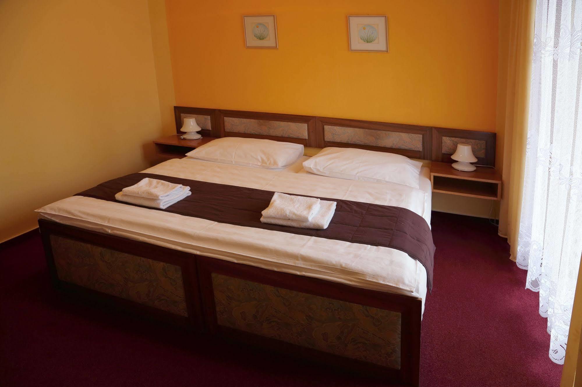 Resort Hotel Zvikov Zvíkovské Podhradí Eksteriør bilde