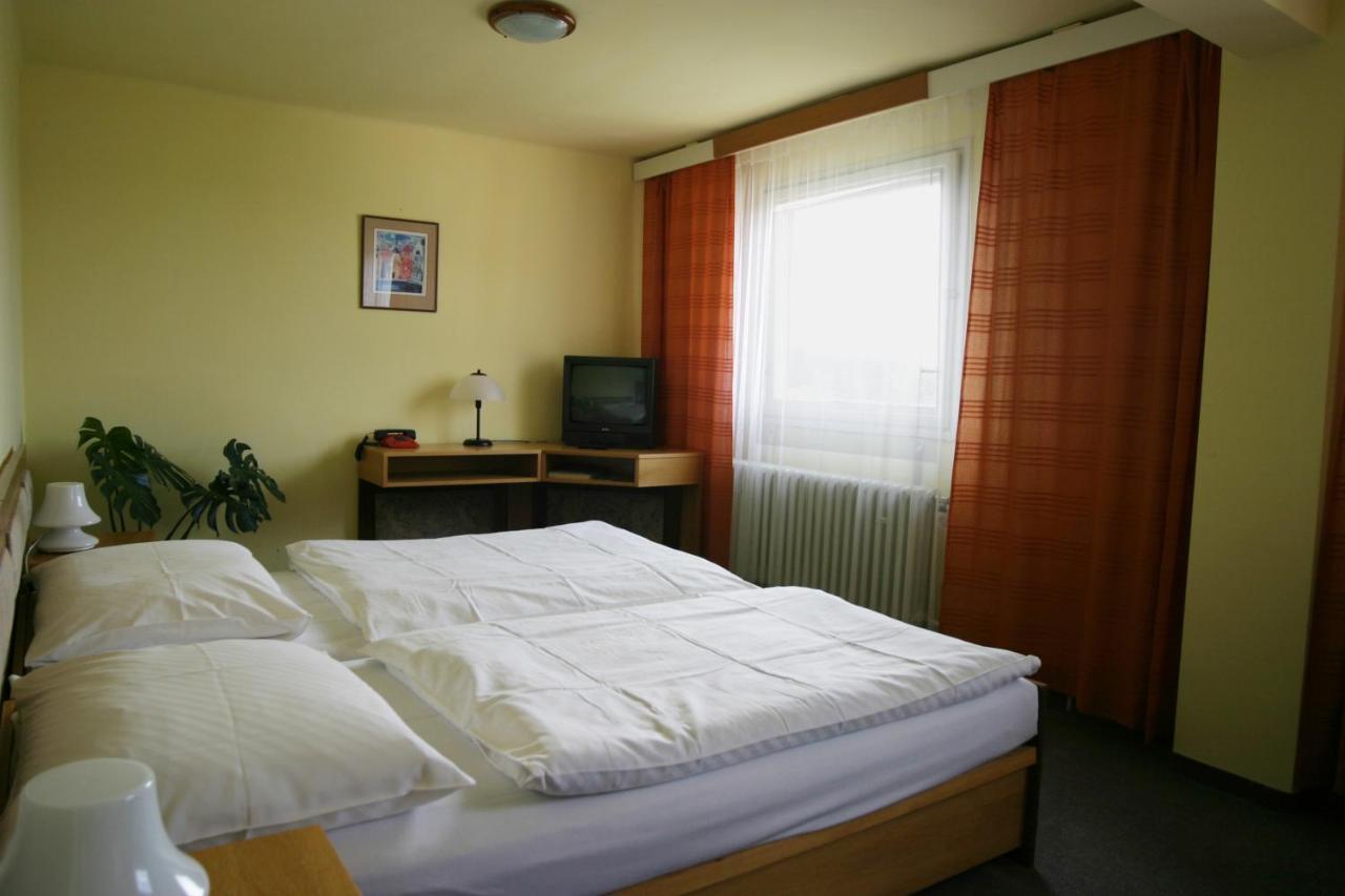 Resort Hotel Zvikov Zvíkovské Podhradí Eksteriør bilde
